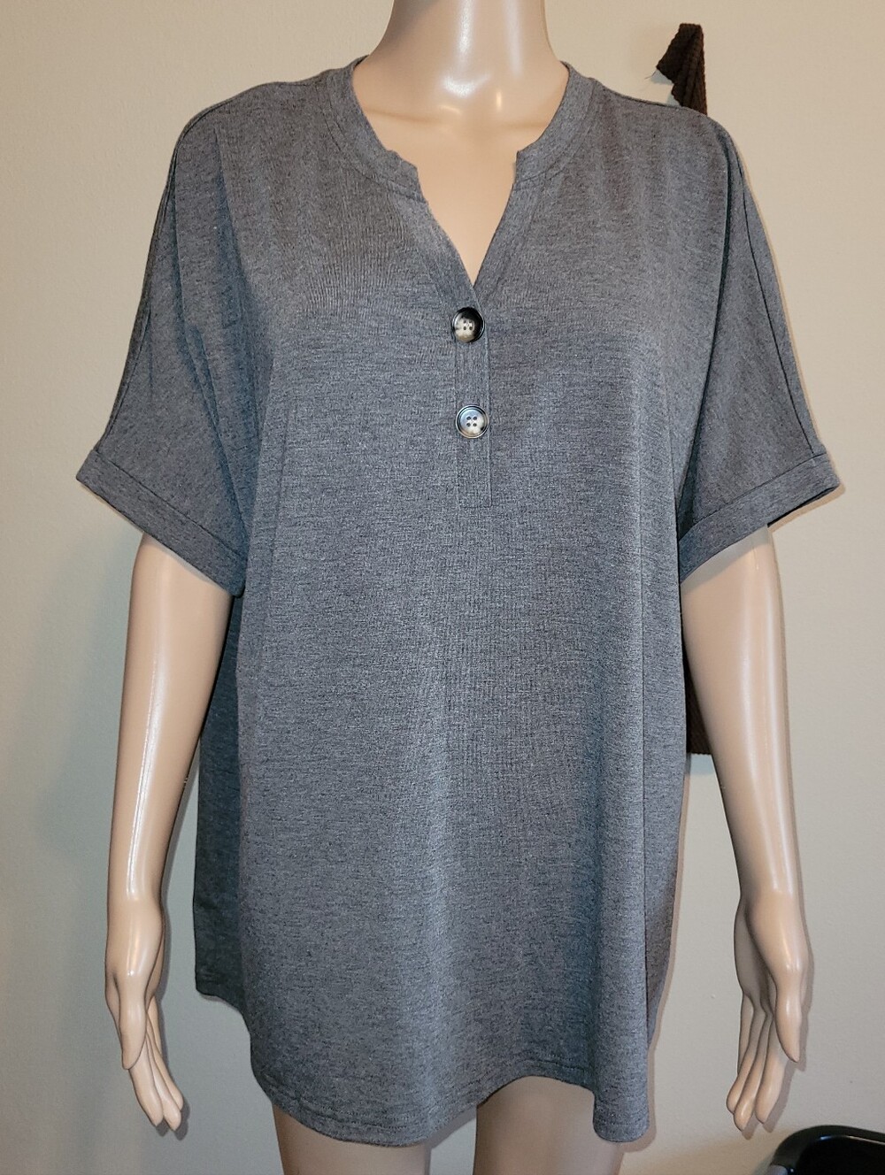 Eadinve Basic Heather Gray Short Sleeve Henley Top.  Size XXL